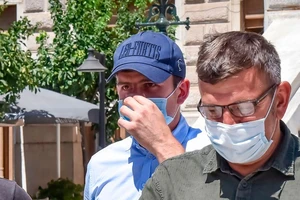 Tuyển Anh kẻ bị bắt, người nghi nhiễm COVID-19