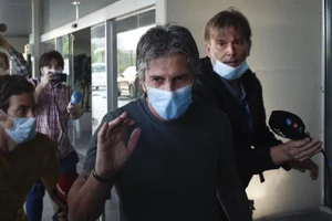 Bố Messi: 'Con tôi có thể ở lại Barcelona'