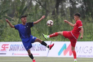 Giải bóng đá phủi Sài Gòn: Nóng ngay từ đầu