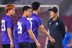 Vì sao HLV Nishino gọi đội hình B tuyển Thái Lan tập trung?