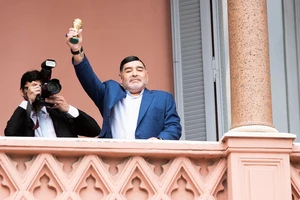 ‘Cậu bé vàng’ vẫn âm tính với COVID-19