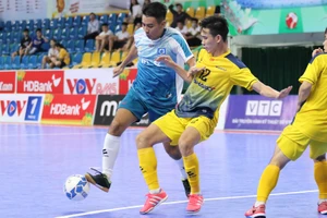 Đà Nẵng chia điểm trước nhà vô địch