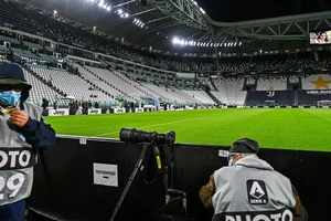 Lạ lùng Napoli bị trừ điểm hạnh kiểm vì bỏ trận với Juventus