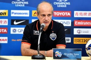 Thầy cũ của Văn Lâm vừa mất việc đã có đại gia đón