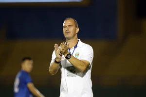 SL Nghệ An thành cựu vương, chủ nhà cũng văng