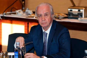 Ghế tạm quyền và ‘7 người tăm tia’ chức chủ tịch ở Barcelona