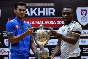 Cúp Quốc gia đang đá, cảnh sát bảo 'dẹp'