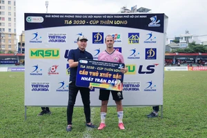 Rể Việt Kesley lại ghi bàn đưa Đạt Tín Minions vào bán kết