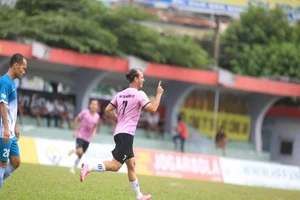 Chờ Kesley so tài ghi bàn cùng Trần Thành