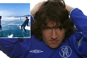 Cựu sao Chelsea vô địch giải marathon nghiệt ngã nhất thế giới