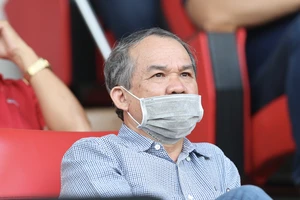 Bầu Đức hả hê xem HA Gia Lai thắng đội bóng quê hương