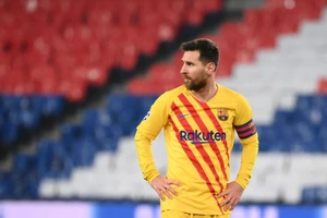 Messi và Ronaldo cạnh tranh nhau... từng tí