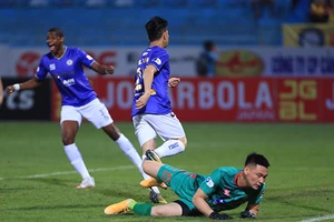 HLV lão làng Petrovic mắc mưu Chu Đình Nghiêm