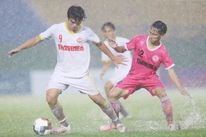 Thắng nhưng thầy Giôm xót cho học trò