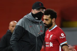 Vắng Ramos, Salah hết sợ và giúp Liverpool ngược dòng