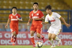 Đội chót bảng SL Nghệ An bổ sung ‘Văn Quyến 2.0’