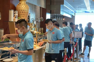 Tuyển VN đã đến UAE săn vé World Cup