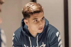 Thủ môn từng 9 lần vào lưới nhặt bóng trước Việt Nam là ai?