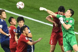 Tuyển Việt Nam học thích nghi VAR để đá vòng loại cuối 