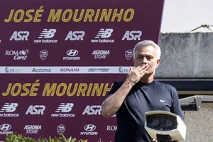 Mourinho lại ‘đâm chọt’ lãnh đạo khi vừa đến Roma