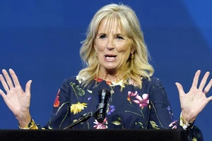 Đệ nhất phu nhân Mỹ một mình đi dự khai mạc Olympic Tokyo