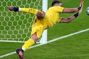 Cầu thủ xuất sắc nhất Euro 2020 về Paris