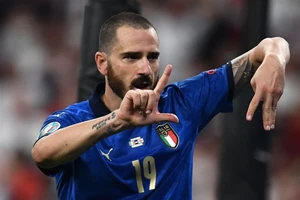 Bonucci tiết lộ chuyện Messi và Ronaldo