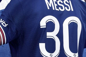 Vì sao Messi chọn áo số 30 ở PSG?