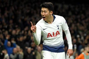 Son Heung-min làm lu mờ kỷ lục gia Jack Grealish