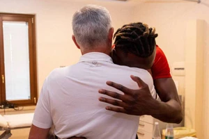 Tuchel không xài, Abraham về với ‘người đặc biệt’