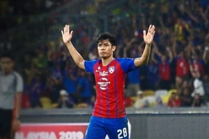 Khi Hoàng tử 'nắn gân' cầu thủ