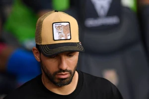 Messi ra đi, ai nhận lương cao nhất ở Barcelona?