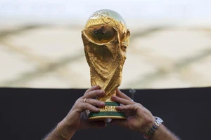 FIFA chuẩn bị World Cup 2 năm/lần, IOC tổn thương