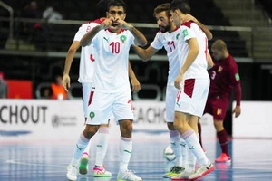 Morocco là đội thứ hai ghi danh vào tứ kết