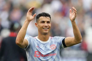 Ronaldo vượt Messi khoản 'lúa vào bồ'