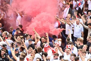 Tuyển Anh bị UEFA ra án phạt nặng