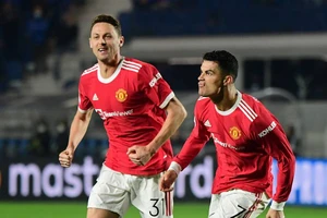 'Man đỏ đấu Man xanh', Ronaldo có tiếp tục là... Jordan?