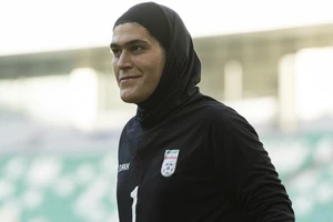 Cựu Phó chủ tịch FIFA đề nghị AFC điều tra giới tính thủ môn Iran