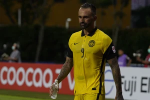 Sao nhập tịch De Paula nổi nóng, fan Malaysia giận dữ