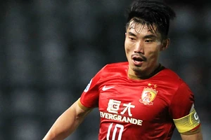 Nợ ngập đầu, cựu ông lớn Trung Quốc đưa cầu thủ làm HLV