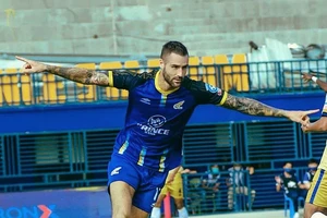 Cựu cầu thủ ngoại hạng Anh chia tay Campuchia