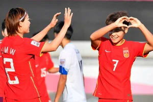 Chủ nhà Ấn Độ bị Iran chia điểm