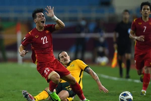 Tuyển Việt Nam vừa đến, dư luận Úc lại “cười khẩy” ông Arnold