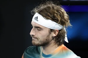 Tsitsipas kể chuyện bị tay vợt Nga ‘ngăn’ không cho vào chung kết
