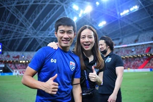 Madam Pang bỏ bóng đá?