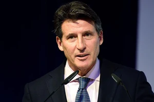 Ông Coe: Thể thao nữ sẽ loạn vì VĐV chuyển giới