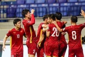 Bảng A tranh quyết liệt vị trí thứ ba, bảng B ngã ngũ