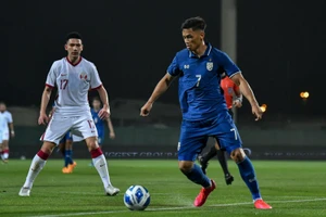 HLV Worawut: ‘Tôi xin lỗi fan Thái Lan vì thất hứa’