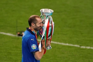 Chiellini chia tay nơi mình đăng quang 