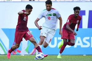 Xác định 4 đội vào tứ kết, hai ứng viên Iran, Qatar về nước